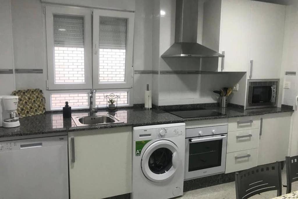 Cuartin Del Camino Apartment Понферада Екстериор снимка